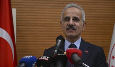 Bakan Uraloğlu’ndan PTT’ye Övgü: ‘Milletin Ortak Hafızası’