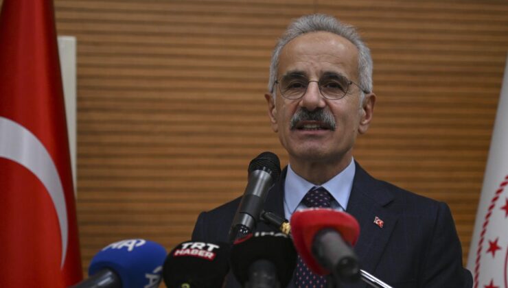 Bakan Uraloğlu’ndan PTT’ye Övgü: ‘Milletin Ortak Hafızası’