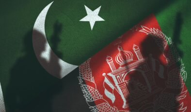 Afganistan ve Pakistan Arasında Gerilim Tırmanıyor: Askeri Tesisler Hedef Alındı, Karşılıklı Saldırılar Yaşanıyor