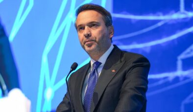 Bakan Bayraktar’dan Gençlere Enerjide Tam Bağımsızlık Vurgusu: ‘Türkiye Yüzyılı’ Hedefi