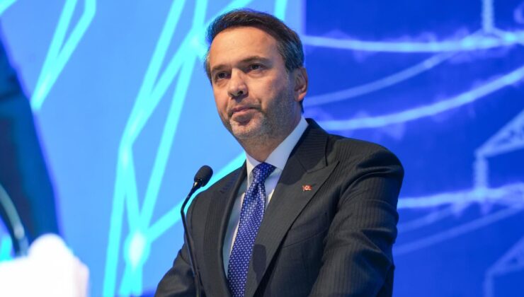 Bakan Bayraktar’dan Gençlere Enerjide Tam Bağımsızlık Vurgusu: ‘Türkiye Yüzyılı’ Hedefi