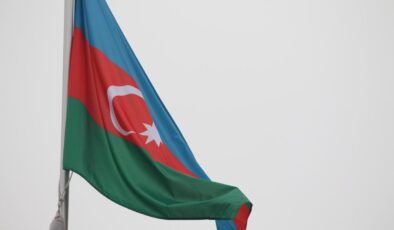 Azerbaycan’dan Türkiye’ye Destek: Hava Sahasına Giren Balistik Mühimmat Kınandı