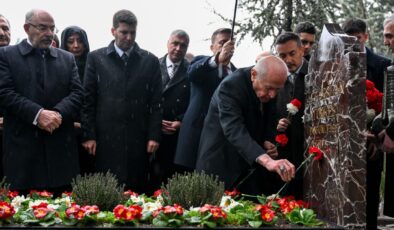 Devlet Bahçeli’den Bayram Ziyareti: Alparslan Türkeş’in Kabrinde Anma ve Geleceğe Dair Mesajlar