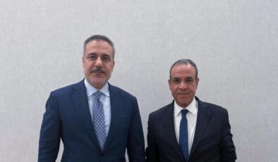 Dışişleri Bakanı Fidan, İslamabad’da Mısırlı Mevkidaşı Abdulati ile Görüştü: İkili İlişkiler ve Bölgesel Gelişmeler Ele Alındı