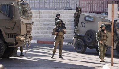 İsrail Ordusu Batı Şeria’da Çok Sayıda Belde ve Köye Baskın Düzenledi: Evler Askeri Karargaha Dönüştürülüyor