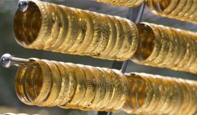 Altın Fiyatları Yükselişte: Küresel Belirsizlikler ve Ekonomik Veriler Altını Destekliyor