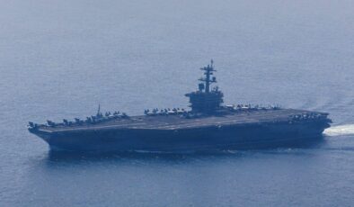 Son Dakika: İran Devrim Muhafızları, ABD Uçak Gemisi Abraham Lincoln’u Hedef Aldığını Duyurdu