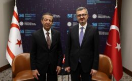 İletişim Başkanı Fahrettin Altun, STRATCOM Zirvesi 2026’da KKTC Dışişleri Bakanı Ertuğruloğlu ile Bir Araya Geldi: Kıbrıs Davası İçin Ortak İletişim Stratejileri Geliştirilecek