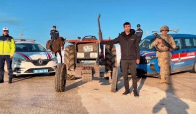 21 Yıl Sonra Gelen Mutluluk: Yatağan’dan Çalınan Traktör, Edremit’te Bulundu ve Sahibinin Torununa Teslim Edildi