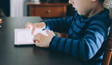 Avusturya’da 14 Yaş Altına Sosyal Medya Yasağı Geliyor: Hükümetten Karar, Muhalefetten Tepki