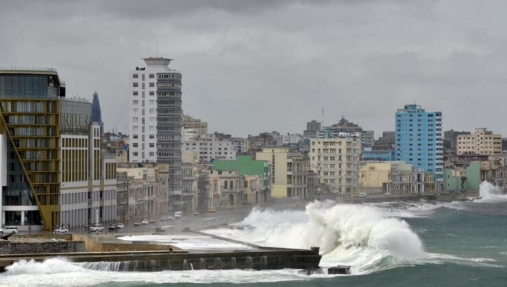Trump’tan Küba Açıklaması: ‘Çok Yakında Düşecek, Anlaşma İçin Can Atıyorlar’