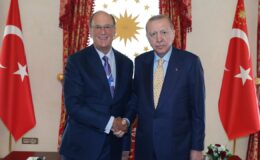 Cumhurbaşkanı Erdoğan, Dünya Ekonomik Forumu Başkanı ve BlackRock CEO’sunu Kabul Etti: Türkiye’nin Ekonomik İşbirliği Mesajı
