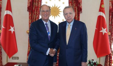 Cumhurbaşkanı Erdoğan, Dünya Ekonomik Forumu Başkanı ve BlackRock CEO’sunu Kabul Etti: Türkiye’nin Ekonomik İşbirliği Mesajı