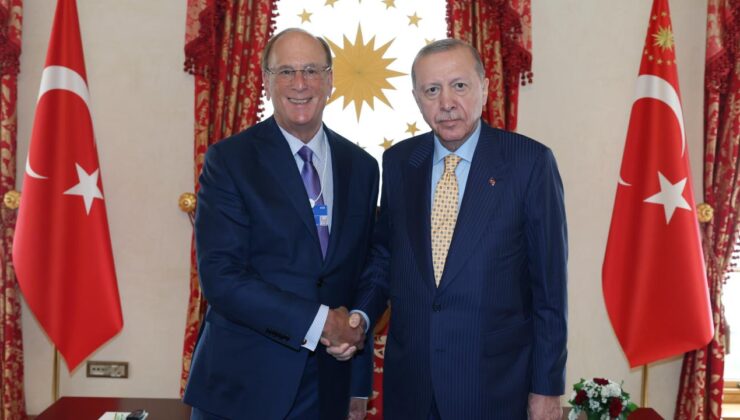 Cumhurbaşkanı Erdoğan, Dünya Ekonomik Forumu Başkanı ve BlackRock CEO’sunu Kabul Etti: Türkiye’nin Ekonomik İşbirliği Mesajı