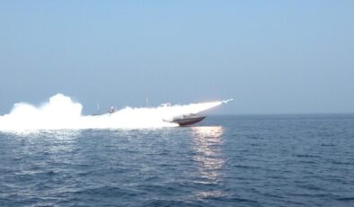 İran-ABD Gerilimi Tırmanıyor: Karşılıklı Saldırılar ve Büyük Çaplı Çatışmalar