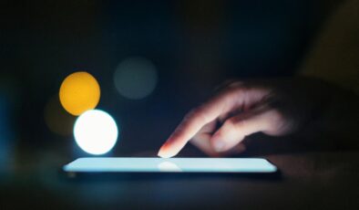 Meta ve YouTube’a Bağımlılık Gerekçesiyle 3 Milyon Dolarlık Tazminat Cezası: Sosyal Medya Platformları Dikkat Çekiyor