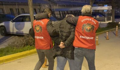 Eskişehir’de Atatürk’e Hakaret Eden Şahıs Tutuklandı: Siyasi Çıkar Çabalarına Tepki