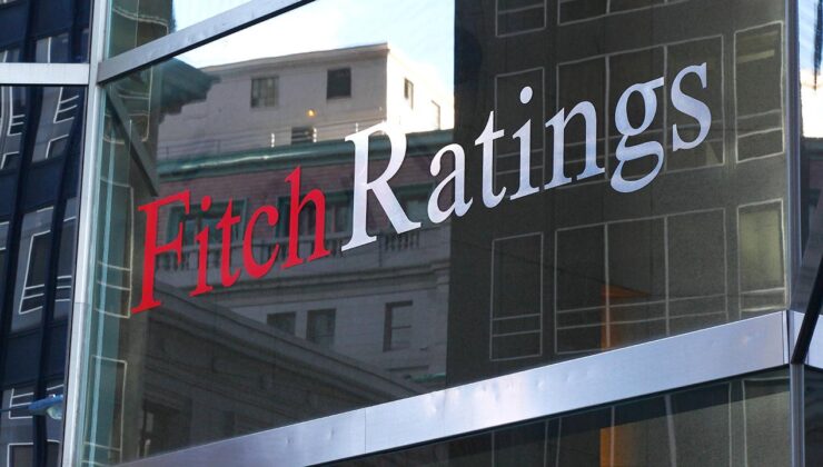 Fitch: Hürmüz Boğazı’ndaki Kapanma Geçici Olacak, Petrol Fiyatları Sınırlı Etkilenecek