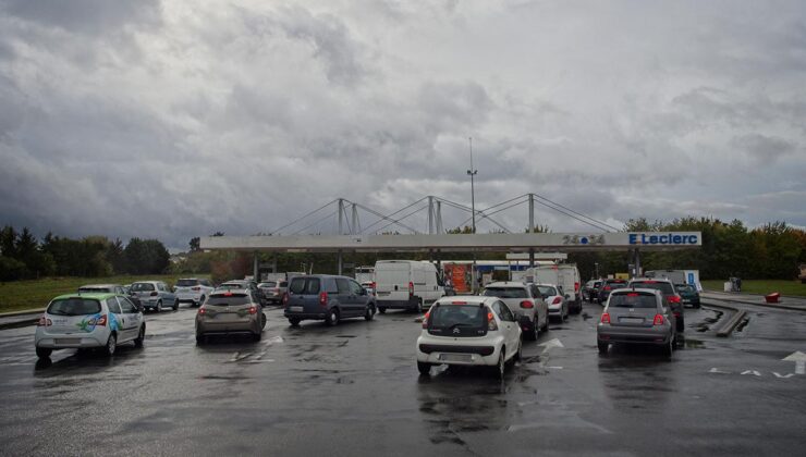 Fransa’da Akaryakıt Krizi Derinleşiyor: Yüzlerce İstasyonda Yakıt Sıkıntısı