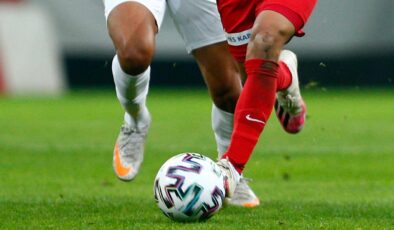 Preussen Münster-Hertha Berlin Maçında Skandal: Maskeli Taraftar VAR Monitörünü Kararttı, Penaltı Kararı Değişti