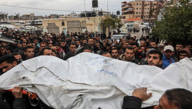 İsrail, Ateşkesi İhlal Ederek Gazze’de Saldırılarına Devam Ediyor: Çocuk Hayatını Kaybetti