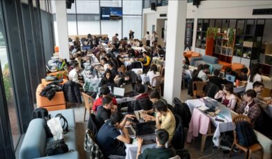 Türkiye’nin İlk Uzay Hackathon’u Başladı: Genç Mucitler Uzay Teknolojileri İçin Yarışıyor