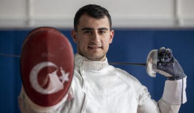 Milli Para Eskrimci Hakan Akkaya’dan Budapeşte’de Gümüş Madalya