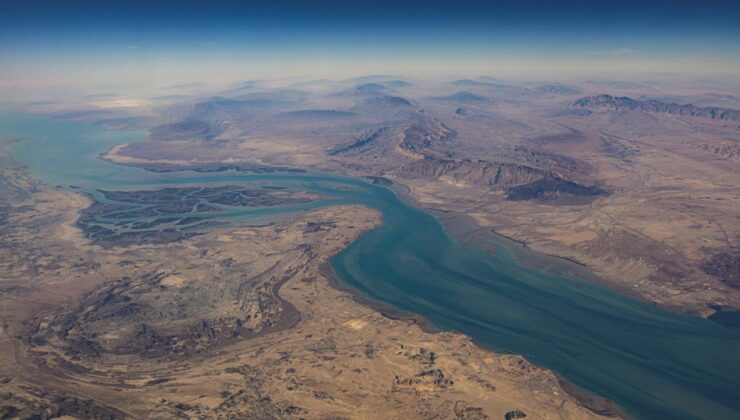 Hürmüz Boğazı’nda Gerilim Tırmanıyor: Gemilere Yönelik Saldırılar ve Artan Risk