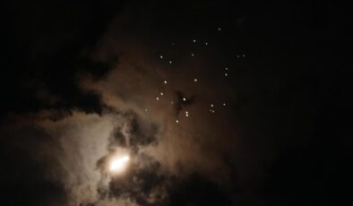 BAE Hava Savunma Sistemleri İran’dan Gelen Füze ve İHA Saldırılarına Karşı Koydu: Dubai’de Patlama Sesleri