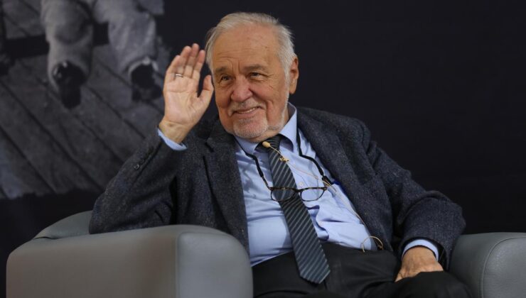 Prof. Dr. İlber Ortaylı Son Yolculuğuna Uğurlanıyor: Galatasaray Üniversitesi ve Fatih Camii’nde Duygusal Törenler