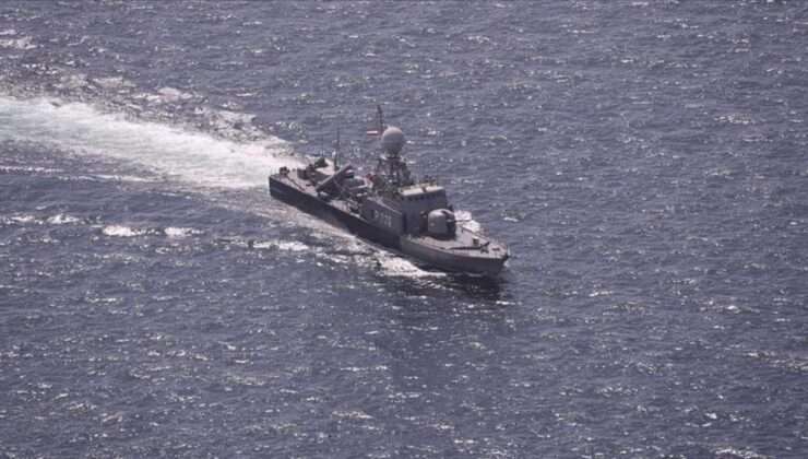 Son Dakika: İran Donanmasına Ait Savaş Gemisi Hint Okyanusu’nda Battı, Çok Sayıda Kayıp Var