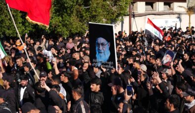 Kerkük’te İran Lideri Hamaney’in Ölümü Nedeniyle Eğitime 2 Gün Ara Verildi: Irak’ta Yas İlan Edildi