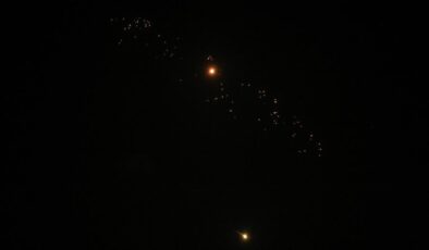 Son Dakika: İran’dan İsrail’e Füze Saldırıları: Dimona Nükleer Tesisinin Yakınlarında Sirenler Çaldı, Yaralılar Var