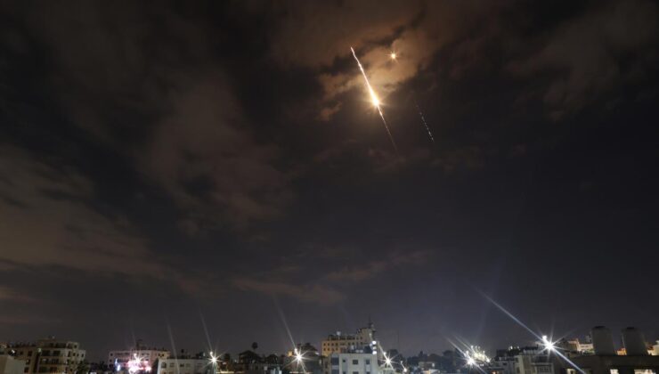 İsrail’e İran’dan Füzeler: Hava Savunma Sistemleri Devrede, Sirenler Çaldı