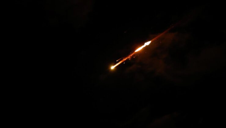 İran Ordusu’ndan ABD ve İsrail Hedeflerine Yönelik Saldırı: Füze ve İHA Yağmuru