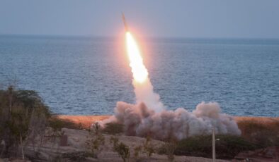 İran’dan Yeni Füze Saldırıları: İsrail ve ABD Üsleri Hedef Alındı