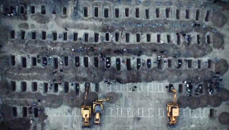 İran Dışişleri Bakanı’ndan Şok Açıklama: ABD ve İsrail’in İlkokul Saldırısında Ölen Çocuklar İçin Kazılan Mezarların Fotoğrafları Paylaşıldı