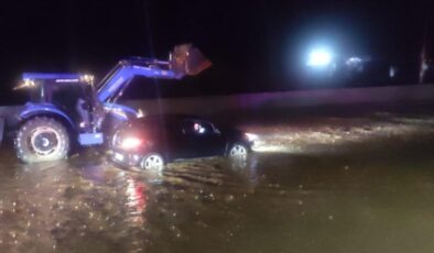 Ödemiş-İzmir Yolunda Sağanak Yağış: Su Baskınları Ulaşımı Olumsuz Etkiledi