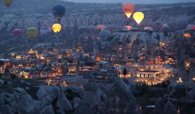 Kapadokya’da Rüzgar ve Yağmur Balon Turlarını Durdurdu: Göreme Semaları Sessiz