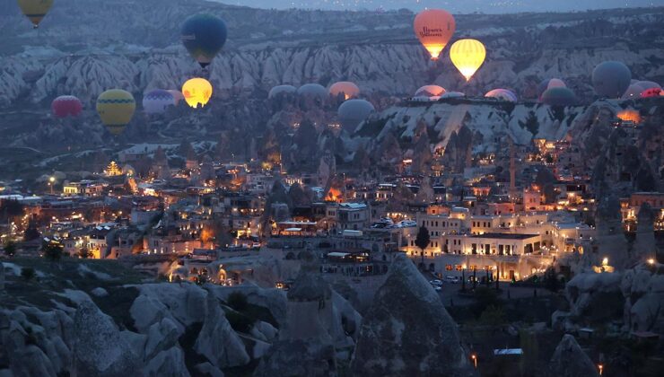 Kapadokya’da Rüzgar ve Yağmur Balon Turlarını Durdurdu: Göreme Semaları Sessiz