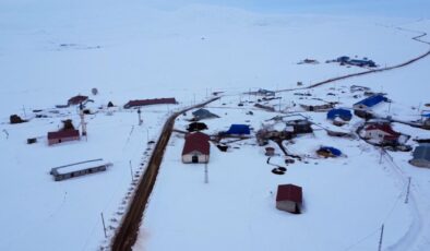 Kar ve Soğuk Hava Kars’ta Yaşamı Olumsuz Etkiliyor: Akyaka’da Kar Kalınlığı Rekora Ulaştı