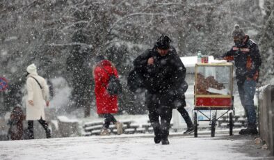 Hava Durumu Alarmı: Batı Yarısında Fırtına ve Şiddetli Yağış, Hafta Sonu Kar Geliyor!