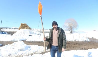 Kahraman Besici Salih Uzgur, Kurt Sürüsüne Karşı Yavru Köpeği Kürekle Kurtardı