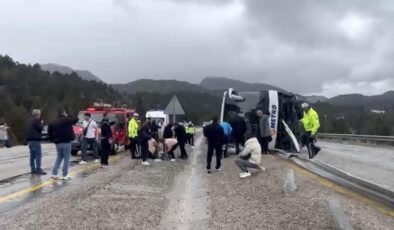 Konya’da Feci Kaza: Antalya’dan Gelen Yolcu Otobüsü Devrildi, 3 Yaralının Durumu Ağır