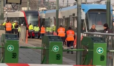 Kabataş-Bağcılar Tramvay Hattı’nda Kaza: Eminönü’nde Raydan Çıkan Tramvay, Diğerine Çarptı