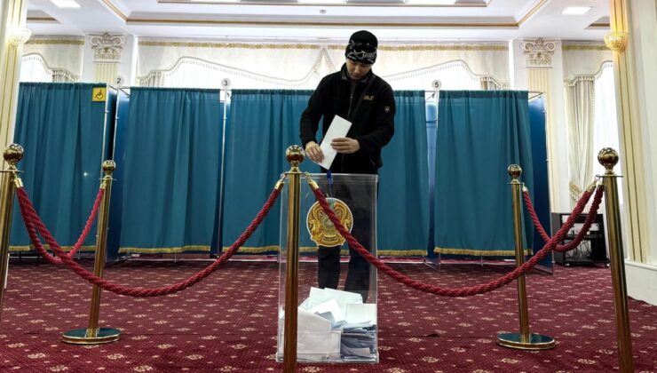 Kazakistan’da Yeni Anayasa Referandumu: Oy Verme İşlemi Başladı