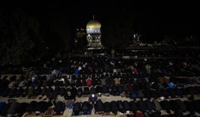 İsrail’den Kudüs’te Teravih Namazına Saldırı: Filistinlilerin İbadeti Engellendi
