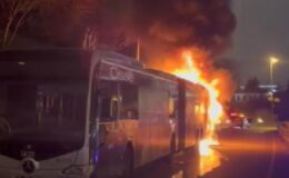 Son Dakika: Zincirlikuyu’dan Hareket Eden Metrobüste Yangın! Köprü Girişinde Korku Dolu Anlar