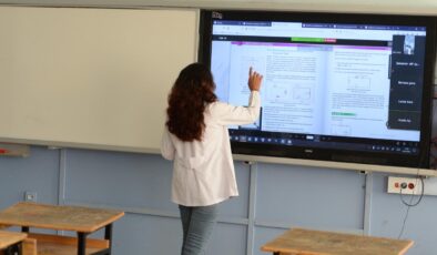 MEB’den Öğretmenlere Alan Değişikliği Müjdesi: Başvurular Başlıyor!