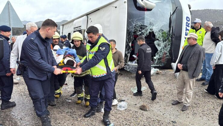 Antalya’dan Konya’ya Giden Otobüs Seydişehir’de Devrildi: 20 Yaralı